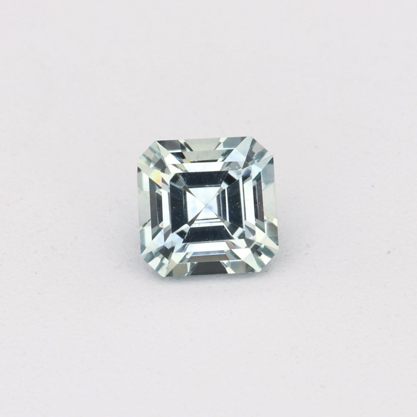 0.18ct Emerald Natural Sapphire (Colour Green, Clarity Eye Clean, Cut Faceted)