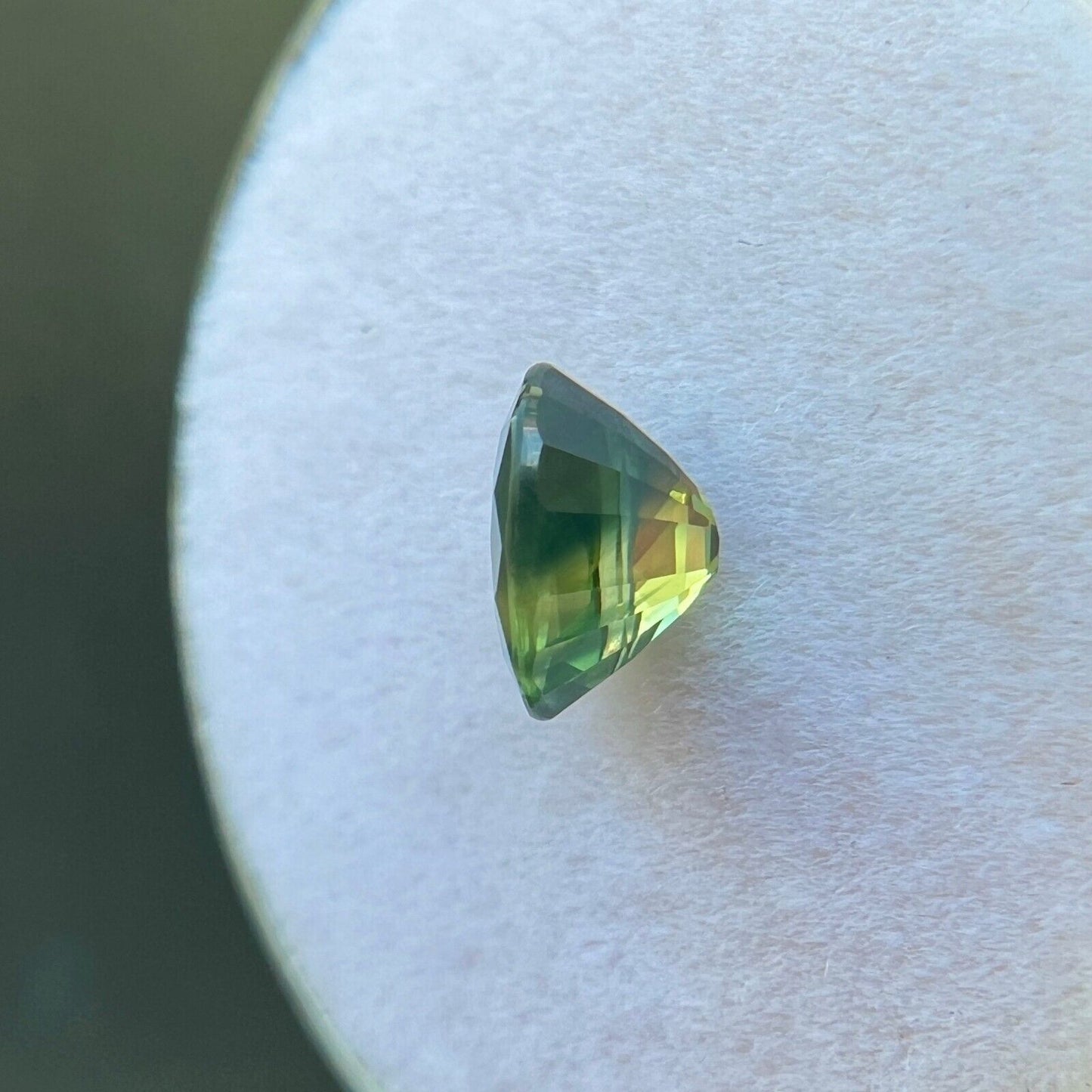 UNIQUE Australia Bi Colour Sapphire 0.98ct Green Blue Oval Cut Gem 6.4x4.8mm VS