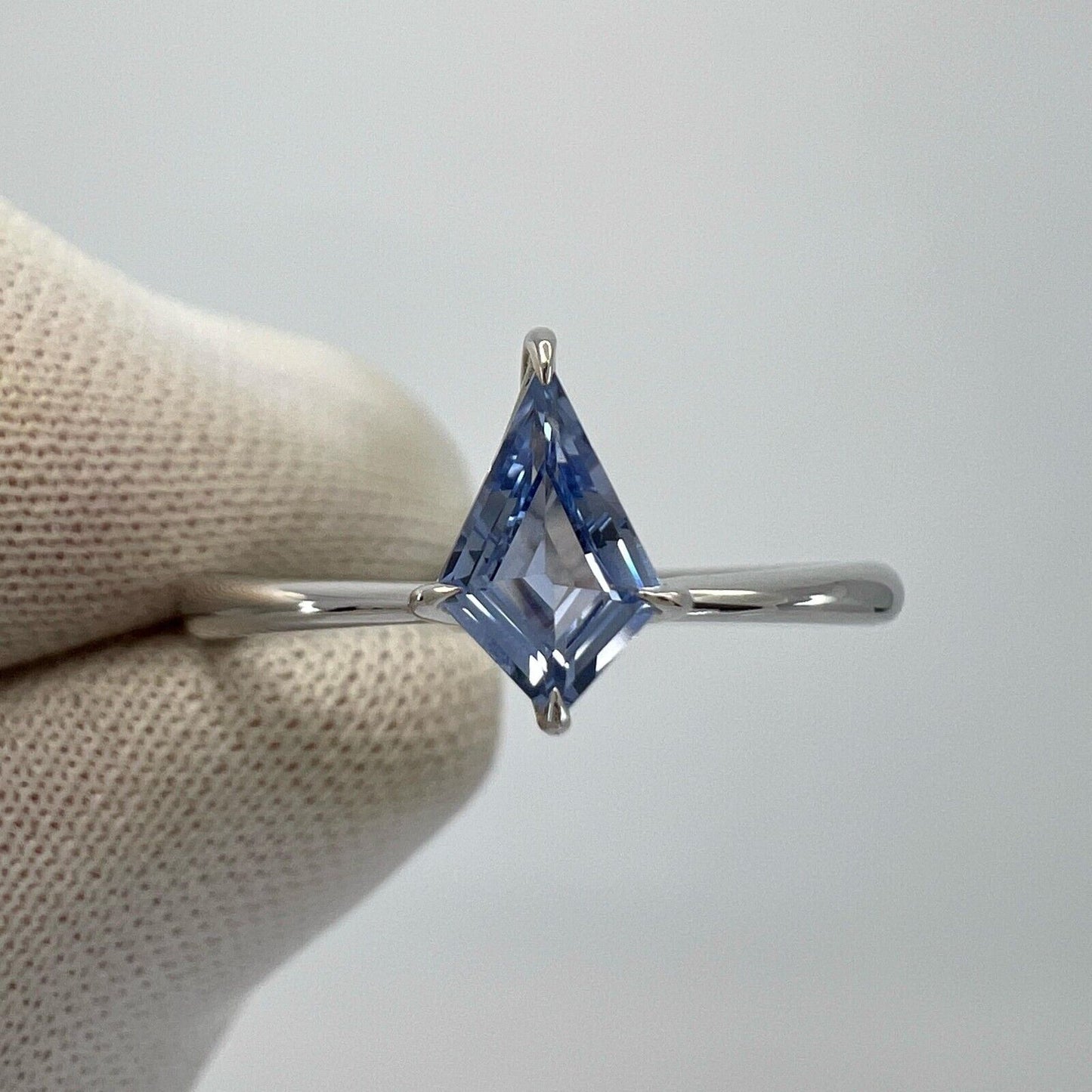0.50ct Deep Blue Sapphire Fancy Kite Cut 18k White Gold Modern Solitaire Ring