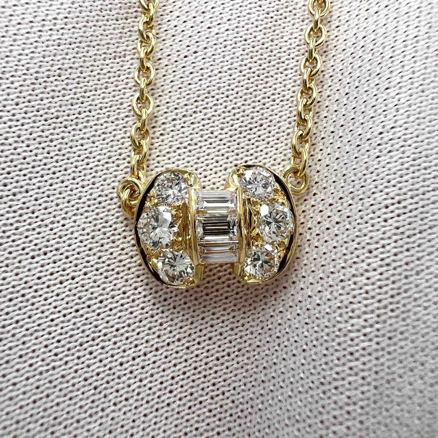 Vintage Van Cleef & Arpels Diamond Ribbon Bow 18k Yellow Gold Pendant Necklace
