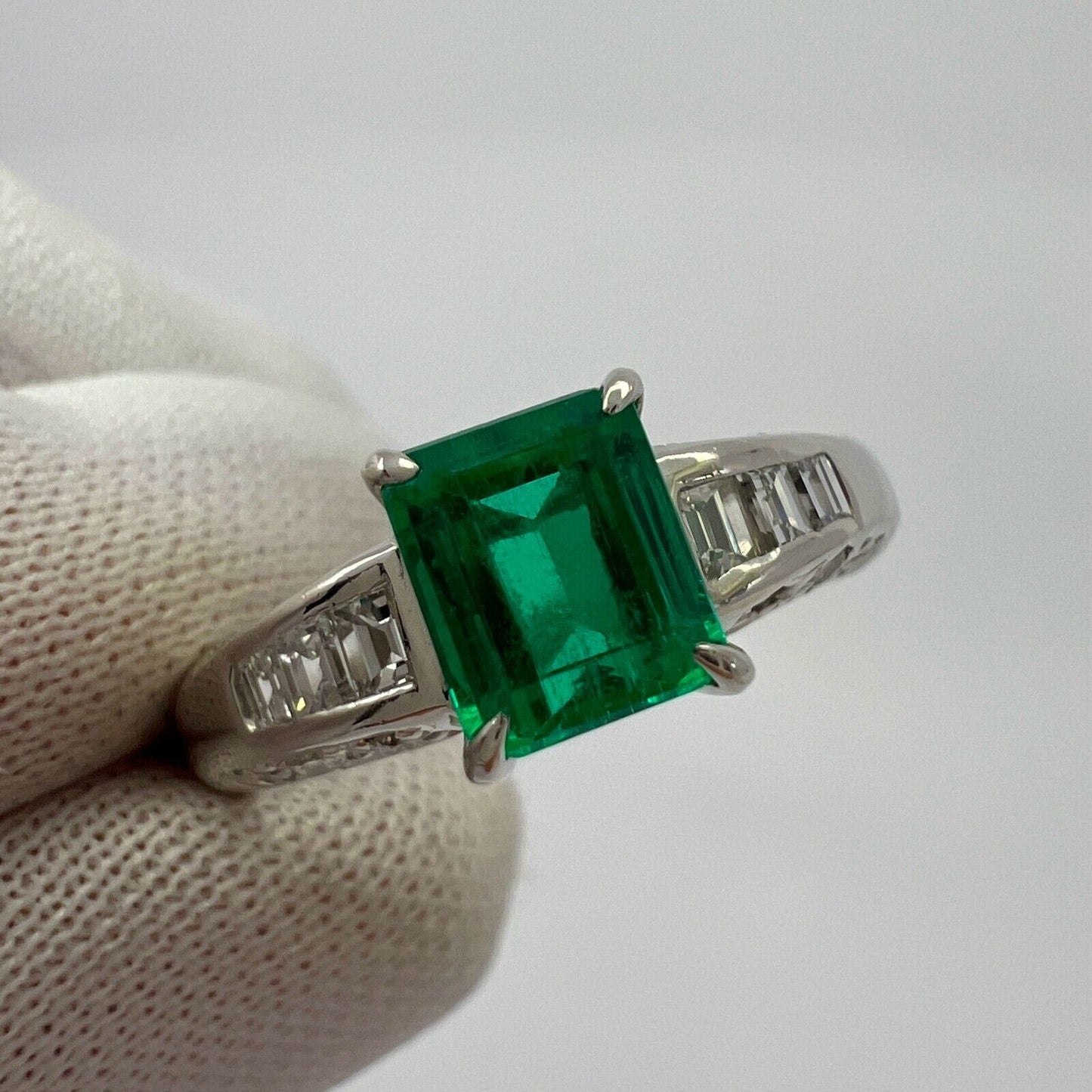 1.08ct Fine Green Colombian Emerald And Diamond Platinum Modern Solitaire Ring