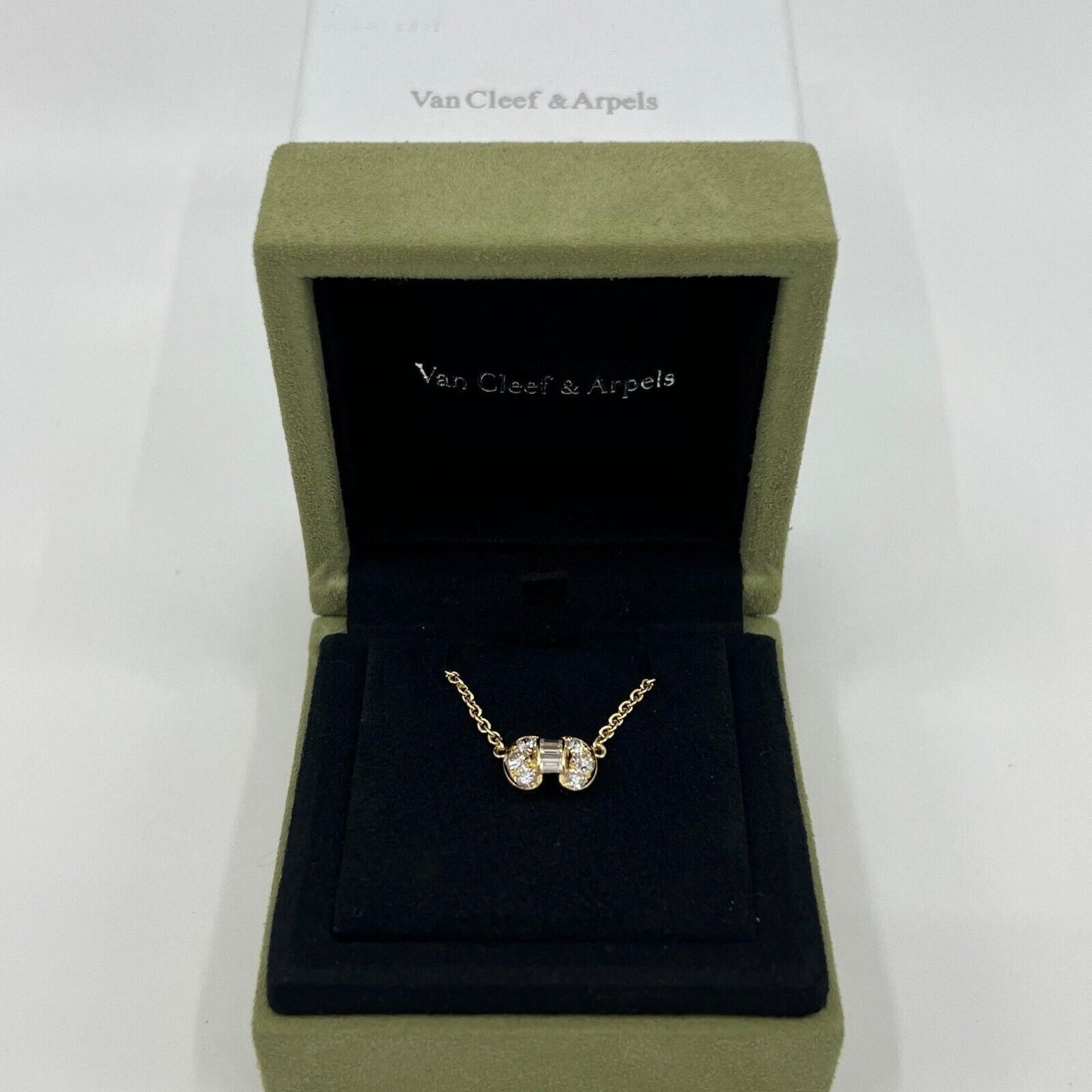 Vintage Van Cleef & Arpels Diamond Ribbon Bow 18k Yellow Gold Pendant Necklace
