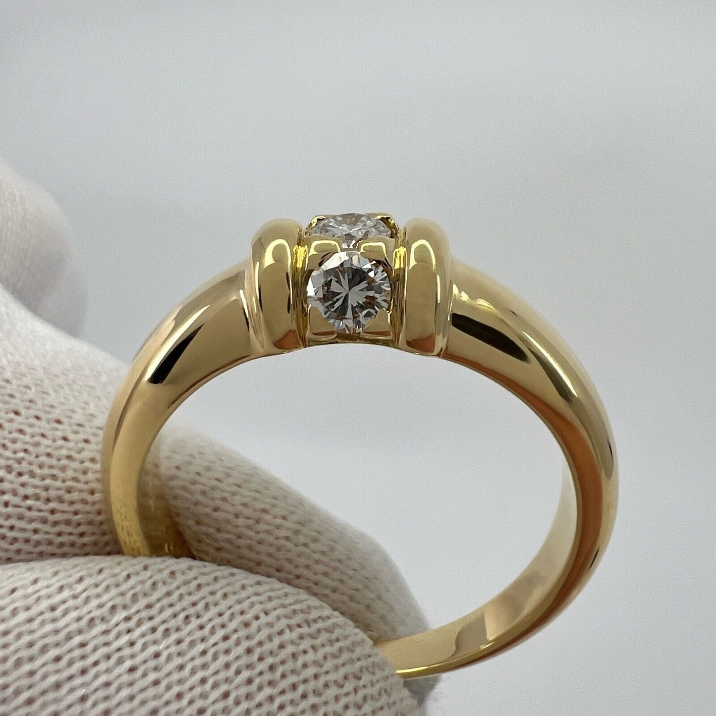 Rare Vintage Van Cleef & Arpels Round Diamond Three Stone 18k Yellow Gold Ring