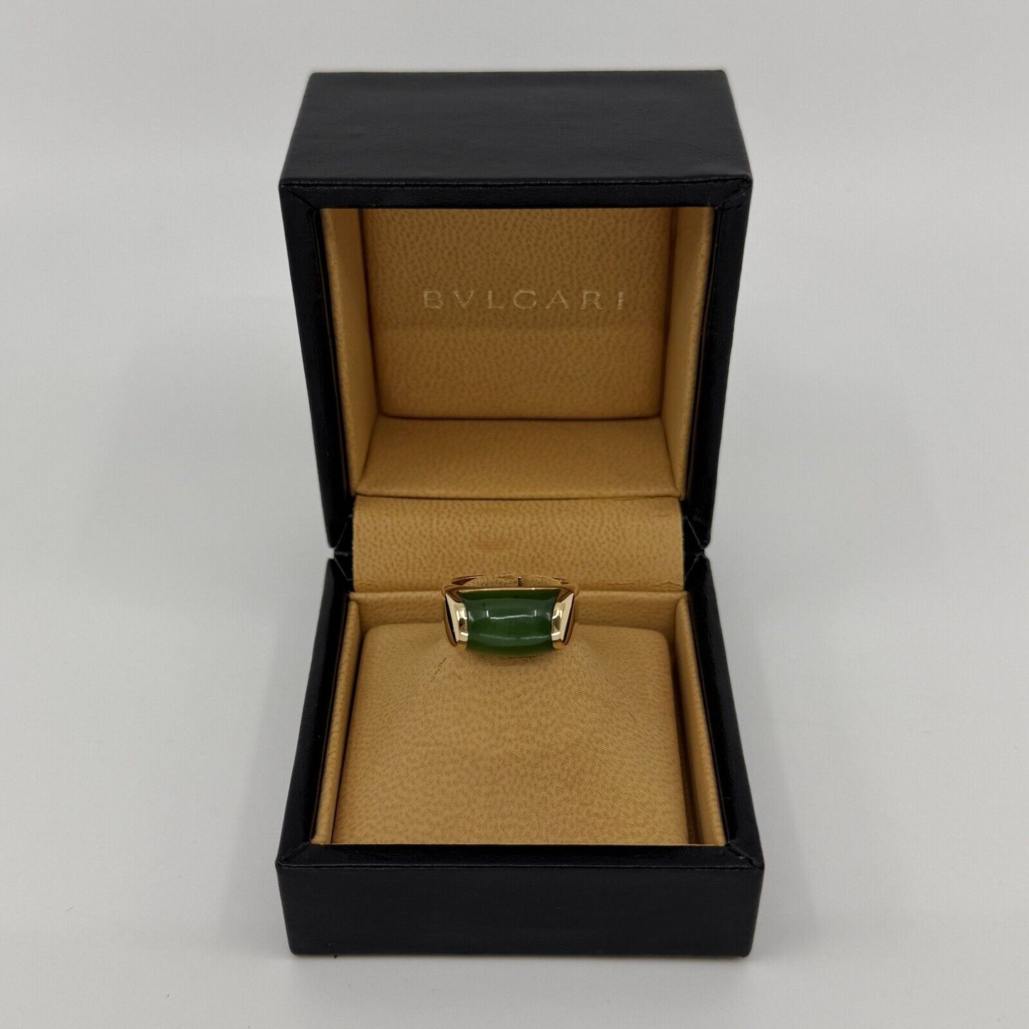 Rare Bvlgari Bulgari Green Jade Tronchetto 18 Karat Yellow Gold Ring with Box
