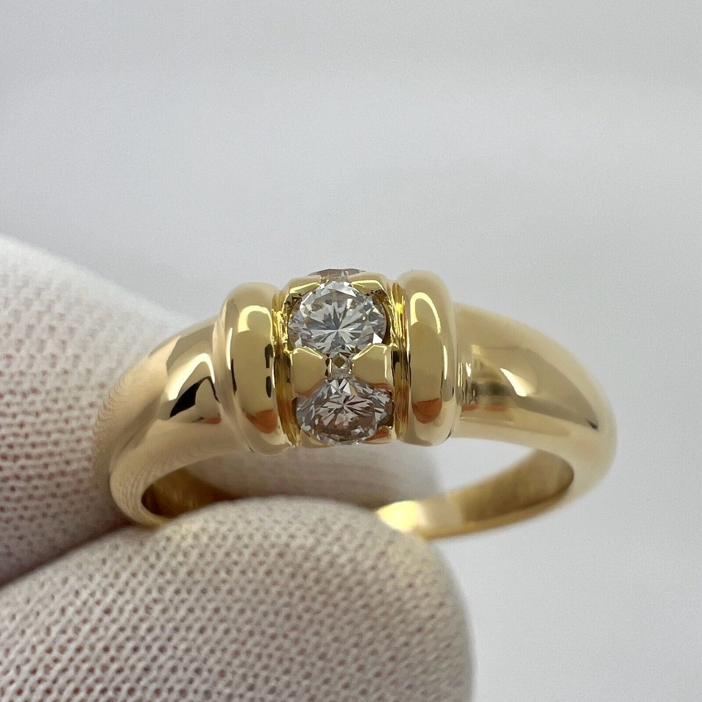 Rare Vintage Van Cleef & Arpels Round Diamond Three Stone 18k Yellow Gold Ring