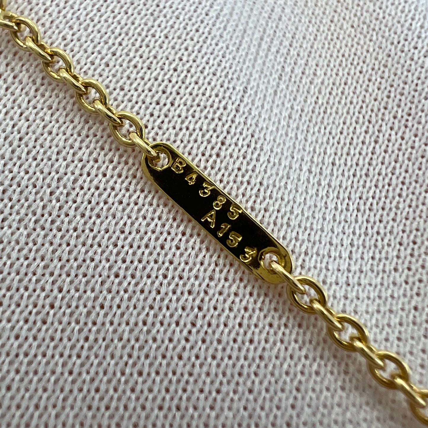 Vintage Van Cleef & Arpels Diamond Ribbon Bow 18k Yellow Gold Pendant Necklace