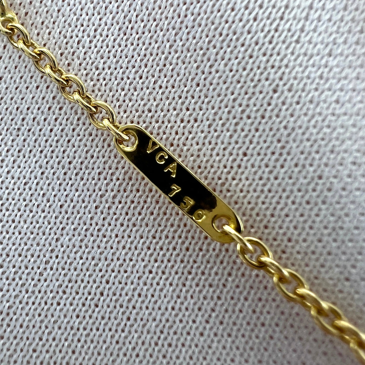 Vintage Van Cleef & Arpels Diamond Ribbon Bow 18k Yellow Gold Pendant Necklace