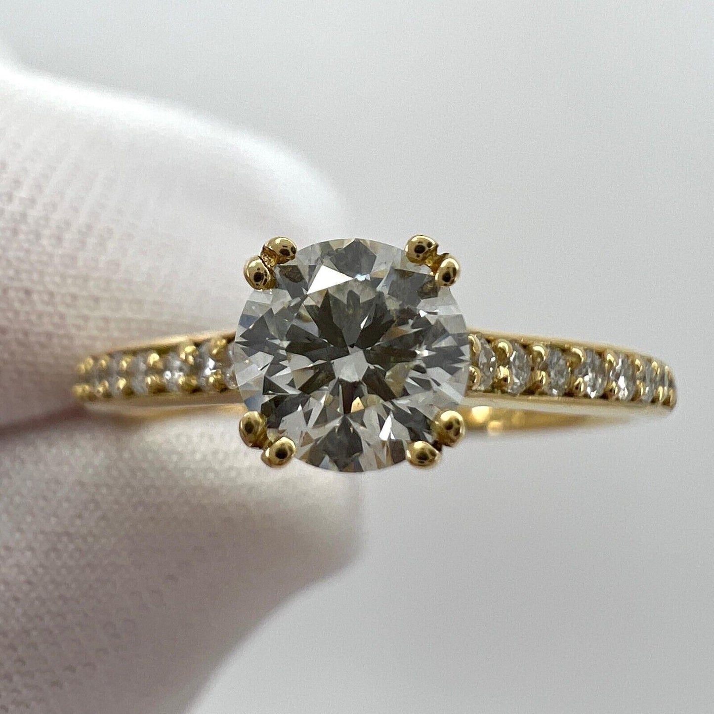 Fine Natural Round Cut White Diamond 18k Yellow Gold Solitaire Accent Ring