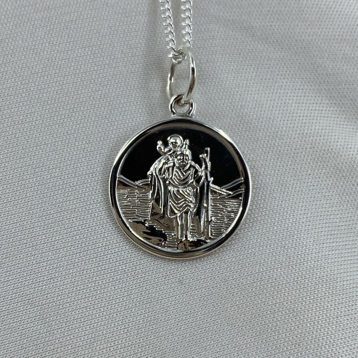 Sterling Silver St. Christopher Medium Round Pendant 16mm Curb Chain Necklace