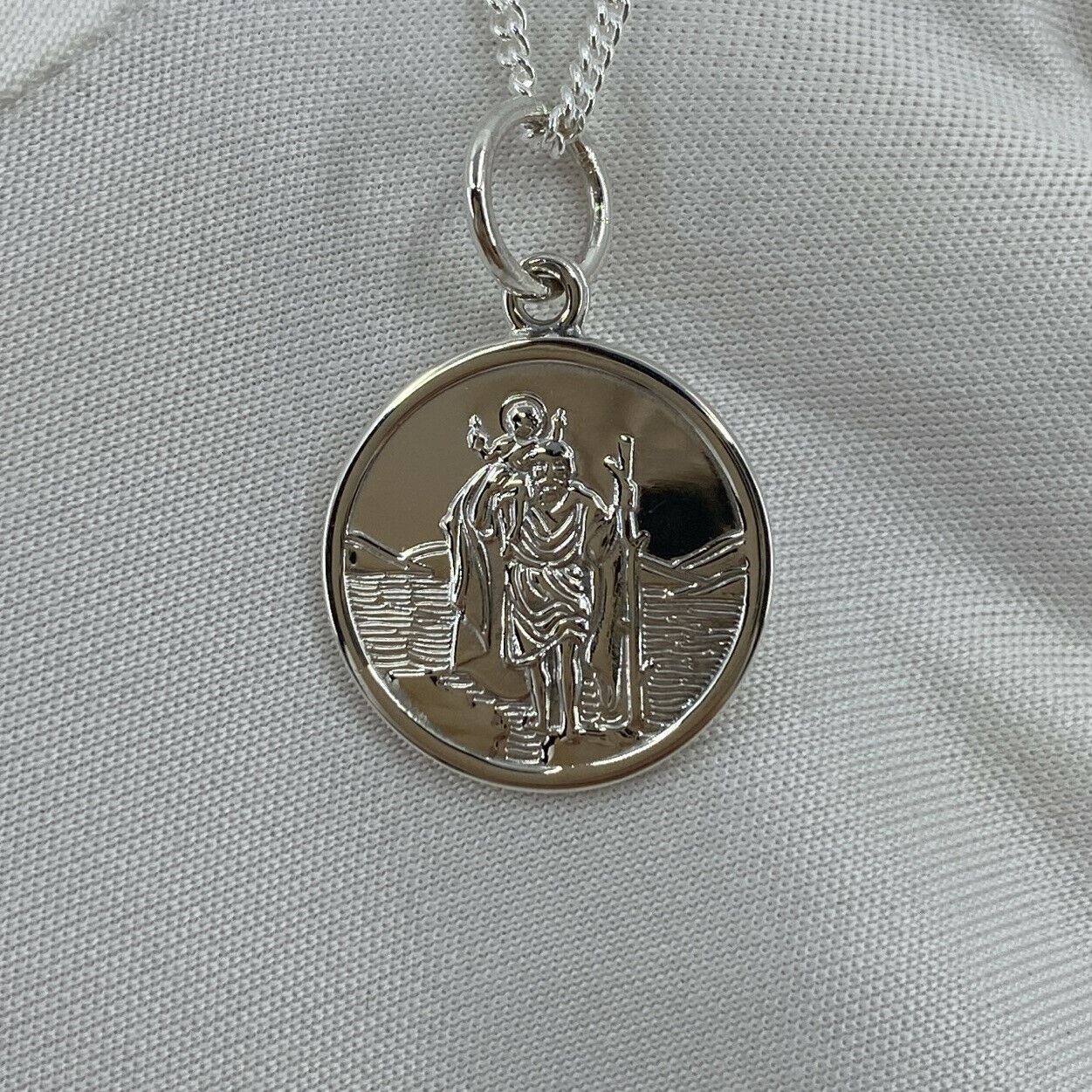Sterling Silver St. Christopher Medium Round Pendant 16mm Curb Chain Necklace