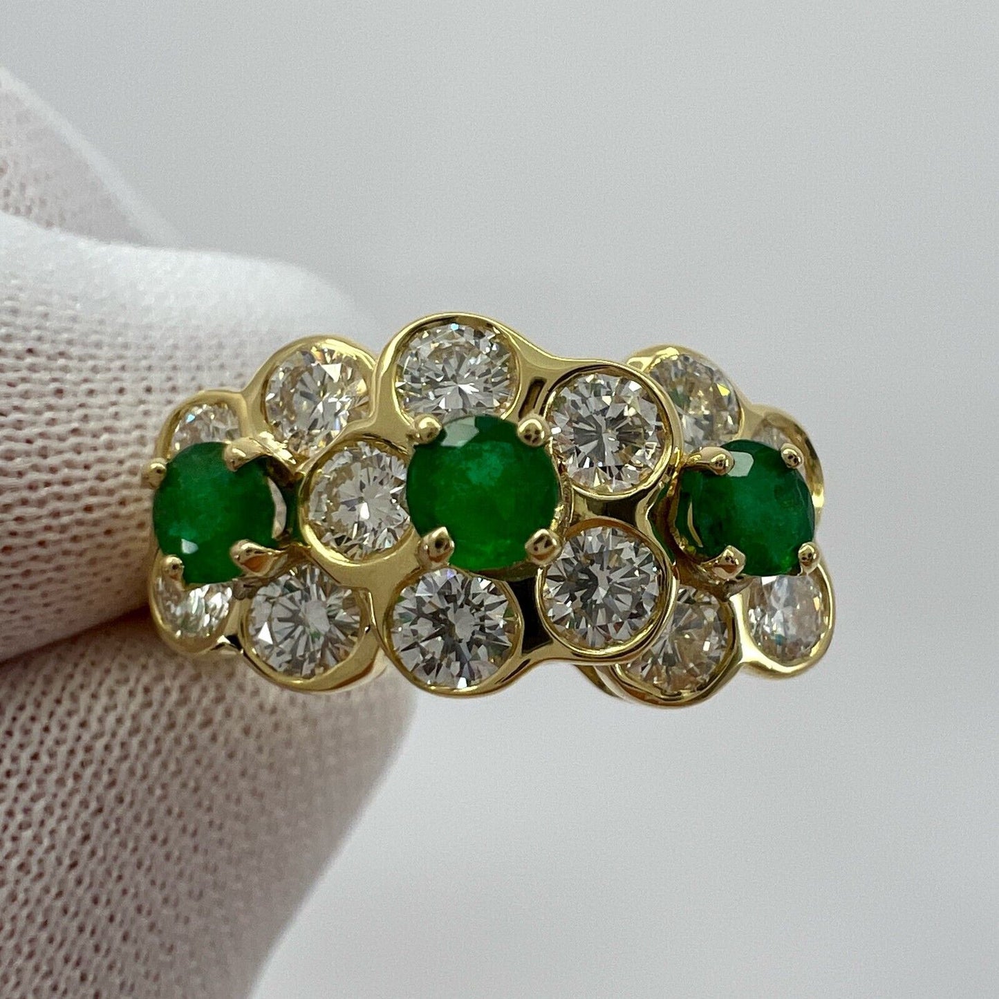 Rare Vintage Van Cleef & Arpels Emerald & Diamond 18k Gold Fleurette Flower Ring