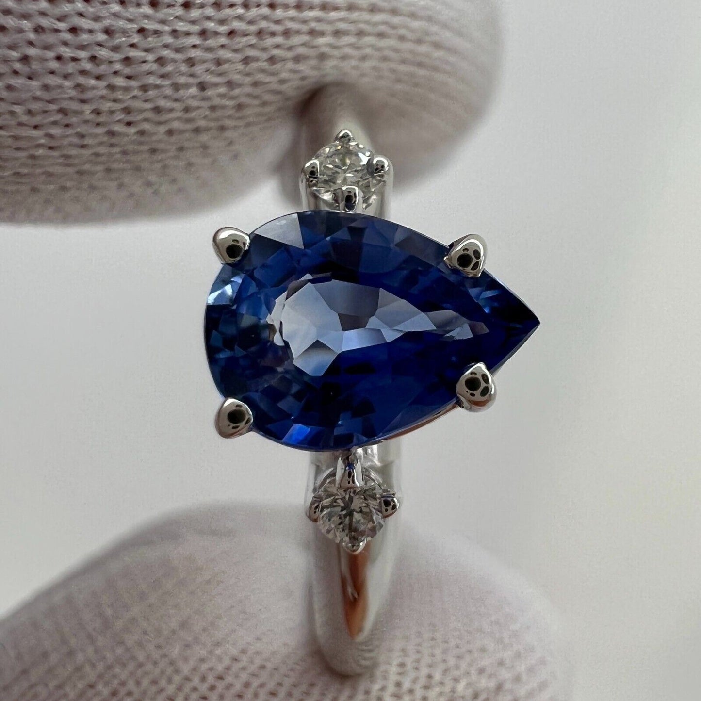 Cornflower Blue 1.00ct Ceylon Sapphire & Diamond 18k White Gold Trilogy Ring