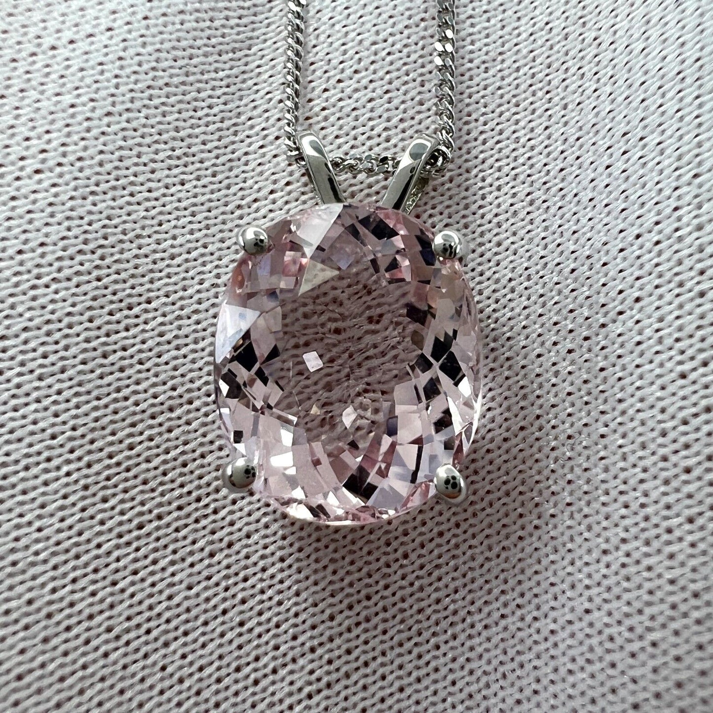 4.50ct Natural Pink Morganite Oval Cut 18k White Gold Solitaire Pendant Necklace