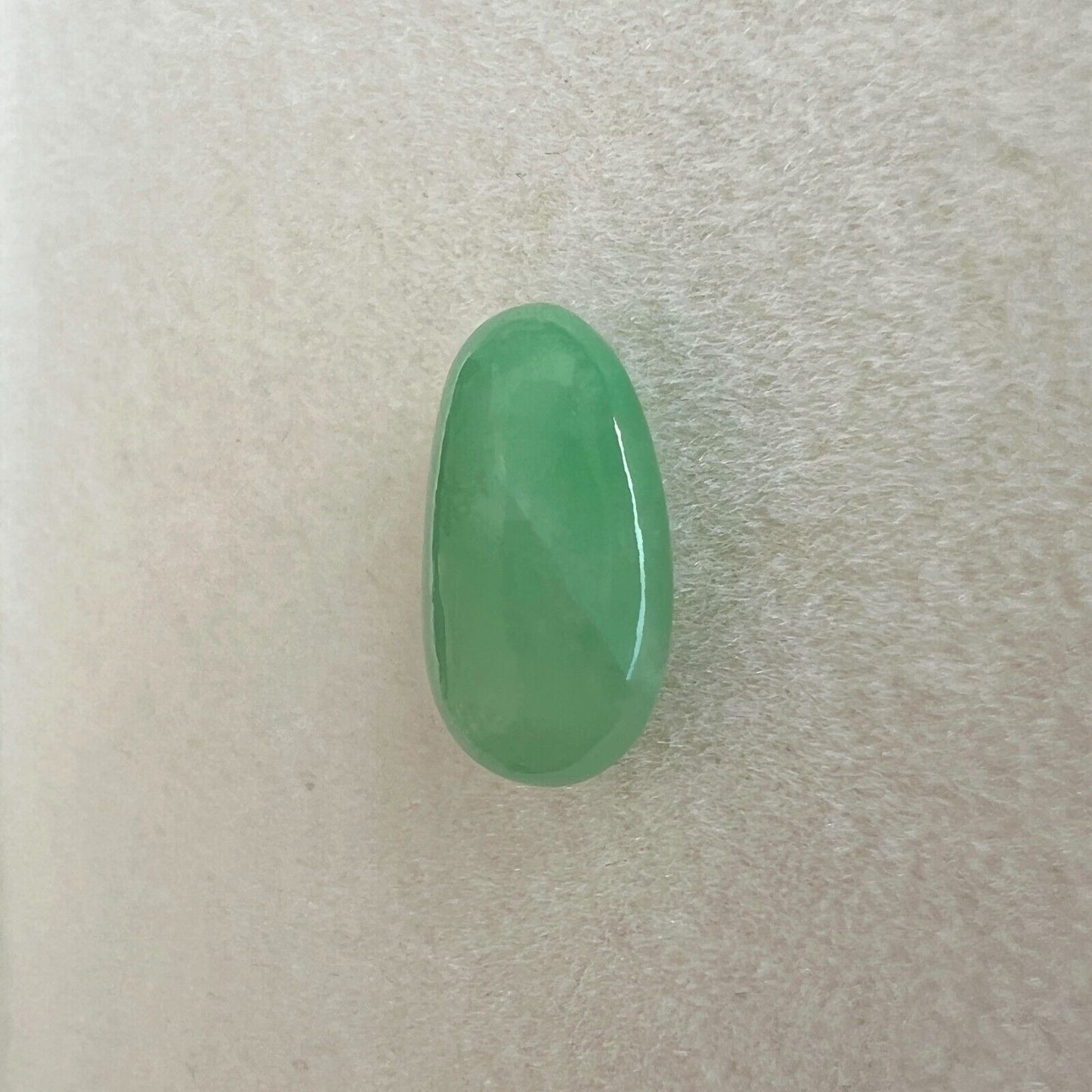 Jadeite Jade ‘A’ Grade 3.19ct RARE IGI CERTIFIED Apple Green Oval Cabochon Gem