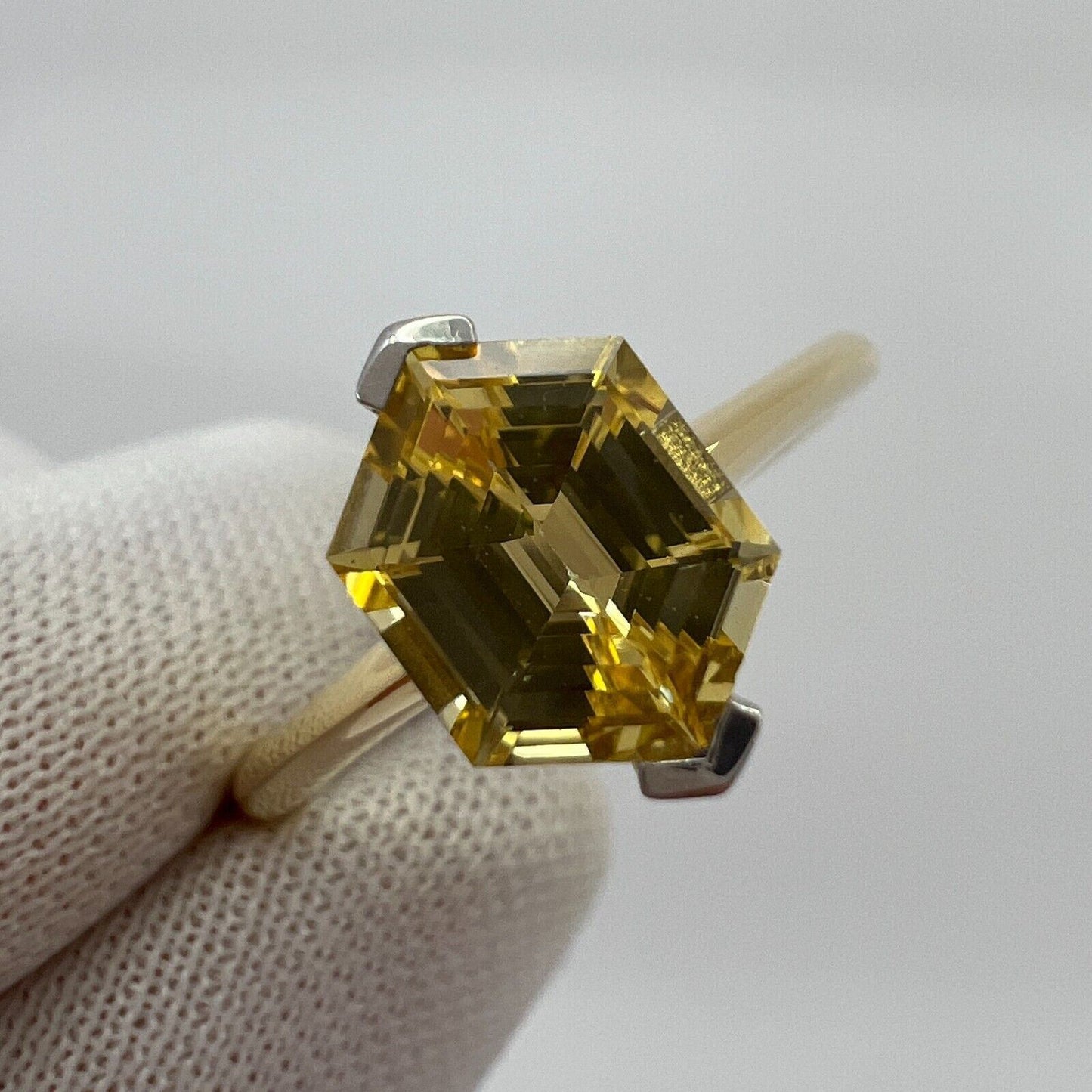 UNIQUE GIA Certified Untreated Yellow Ceylon Sapphire Fancy Hexagonal 18k Ring