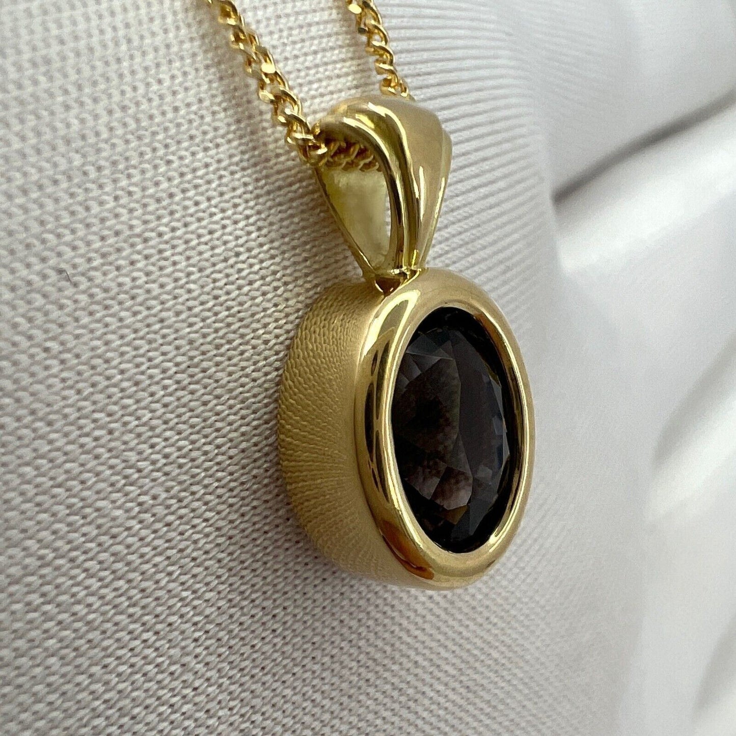 1.90ct Purple Grey Titanium Spinel Oval Cut 18k Yellow Gold Solitaire Pendant