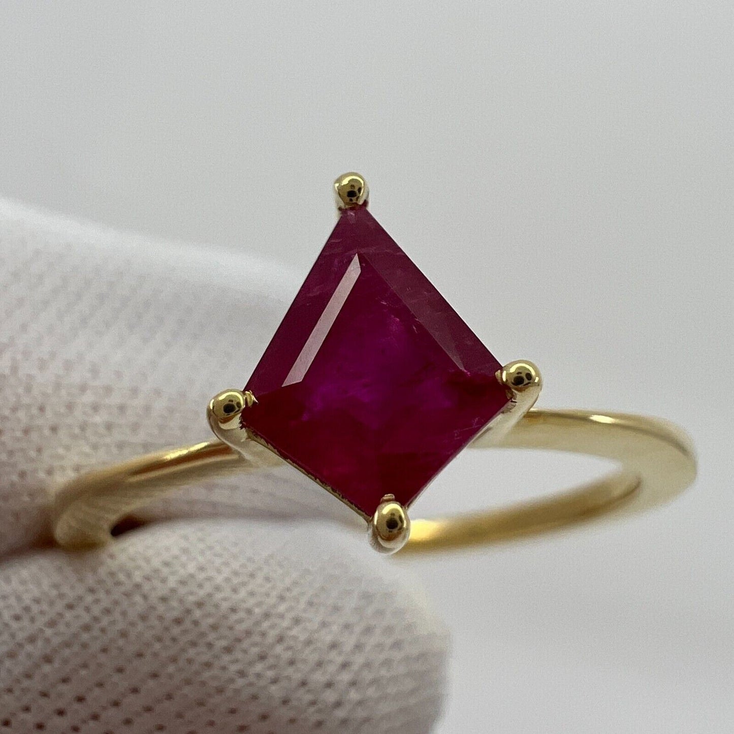 0.73ct Pinkish Red Ruby Fancy Kite Cut 18k Yellow Gold Modern Solitaire Ring