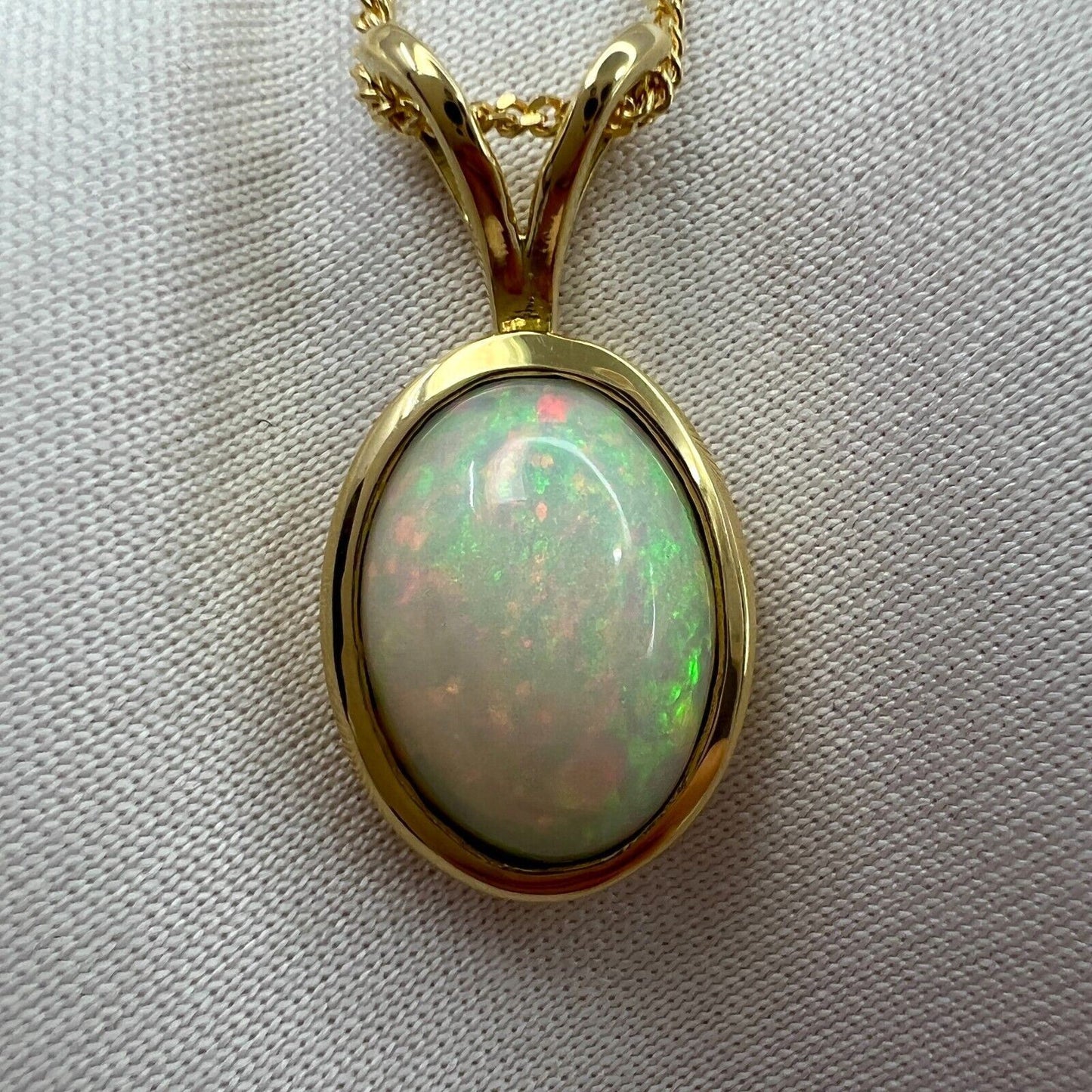 2.61ct Fine White Opal Oval Cabochon 18 Karat Yellow Gold Pendant Necklace