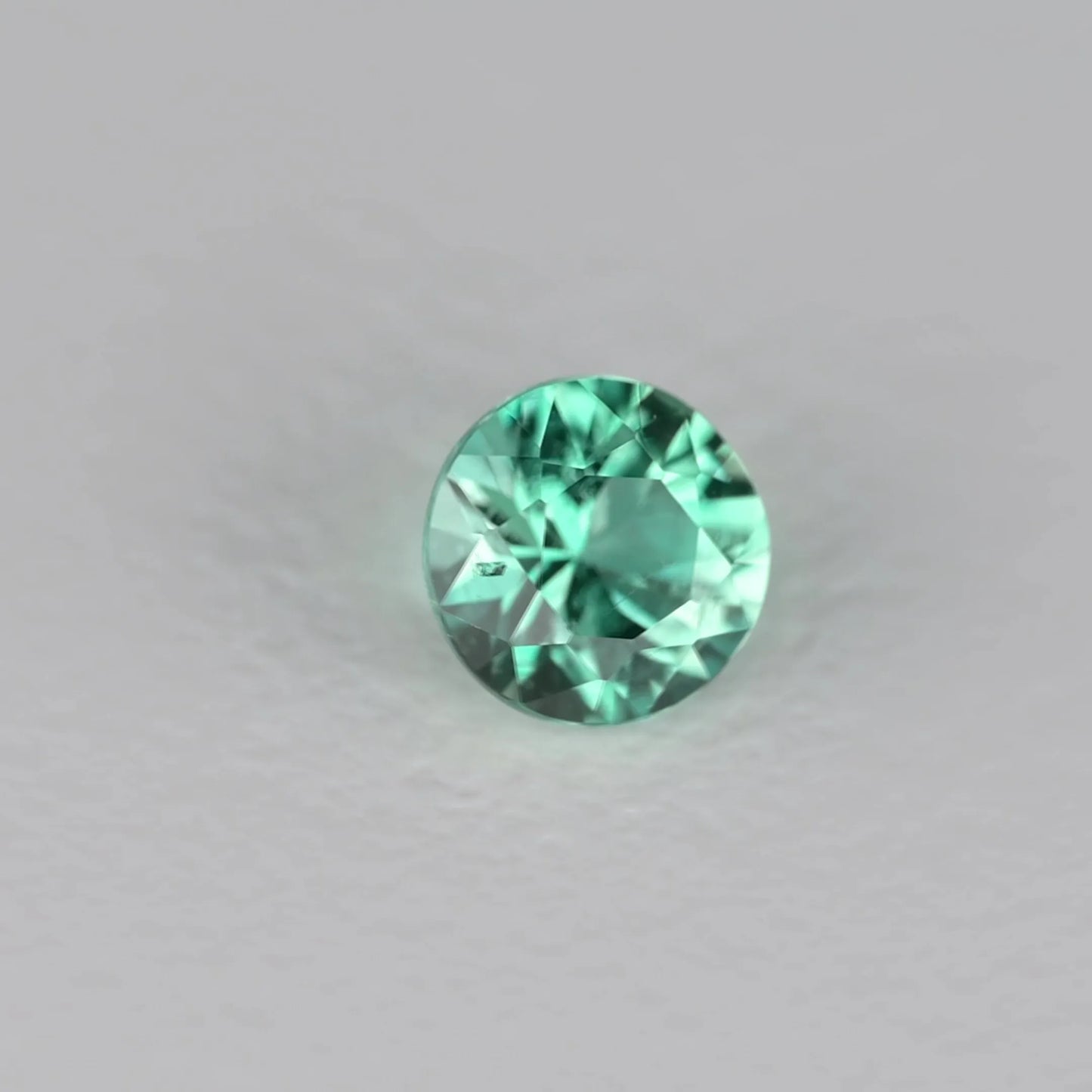 0.16ct Round Natural Emerald (Colour Green, Clarity Eye Clean, Cut Faceted)