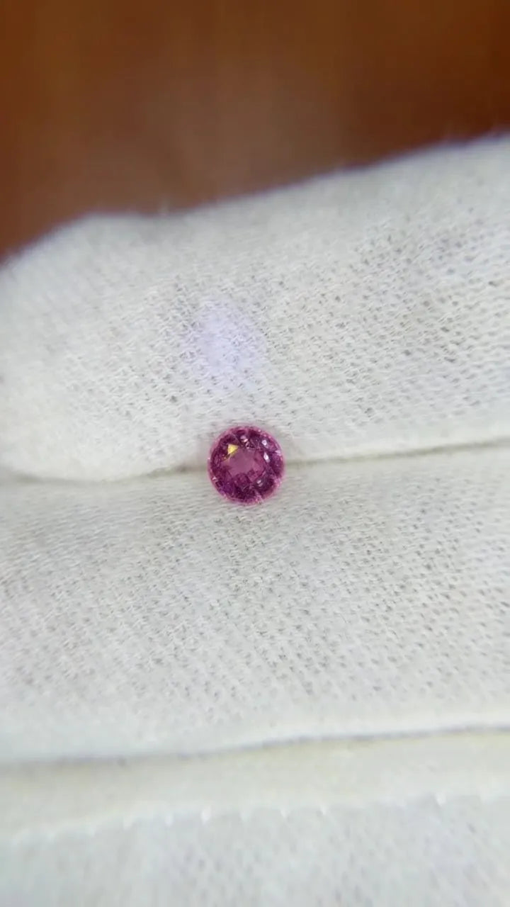 0.55ct Round Natural Sapphire (Colour Pink, Clarity Eye Clean, Cut Faceted)
