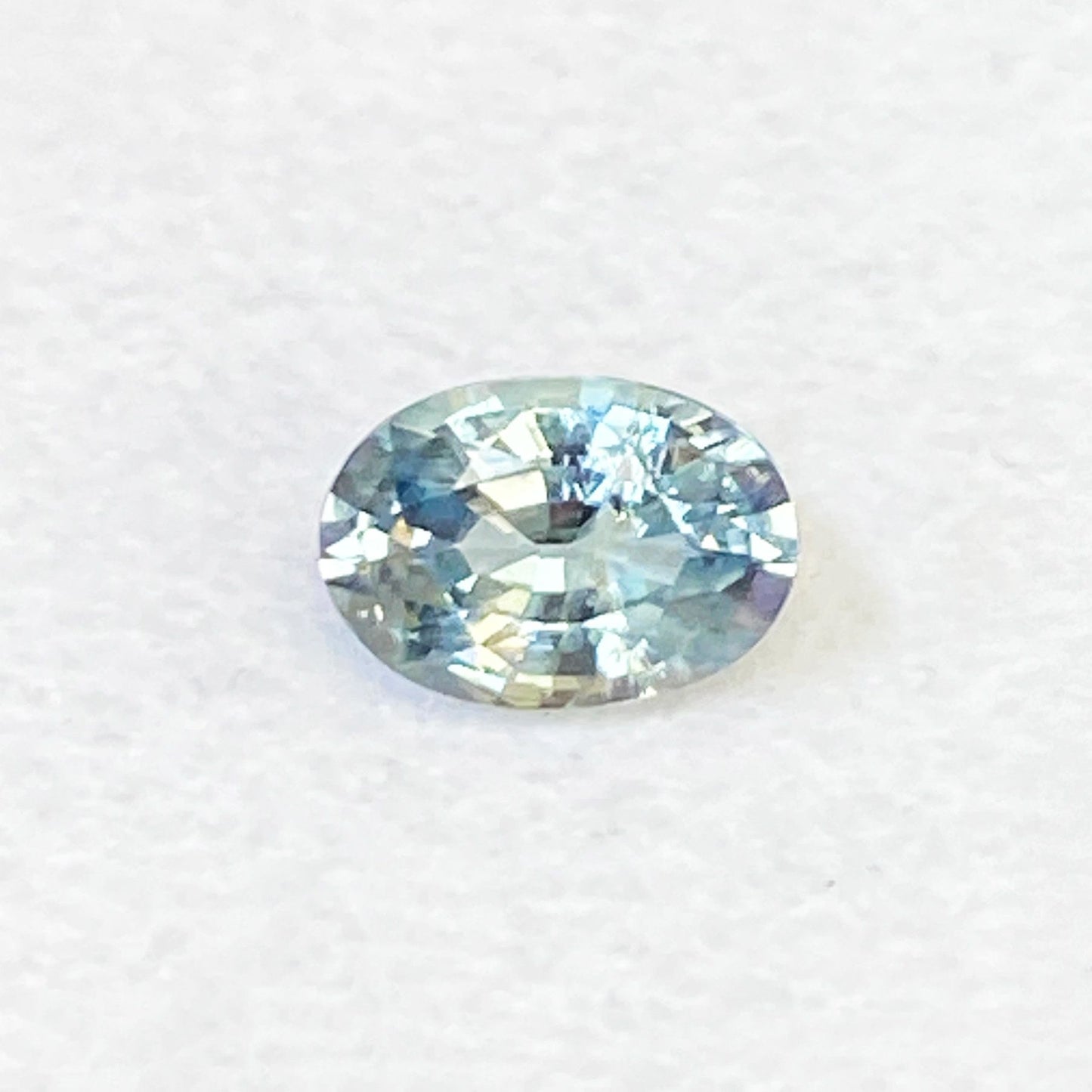 1.05ct Oval Natural Sapphire (Colour Multicolor, Clarity Eye Clean, Cut Faceted)