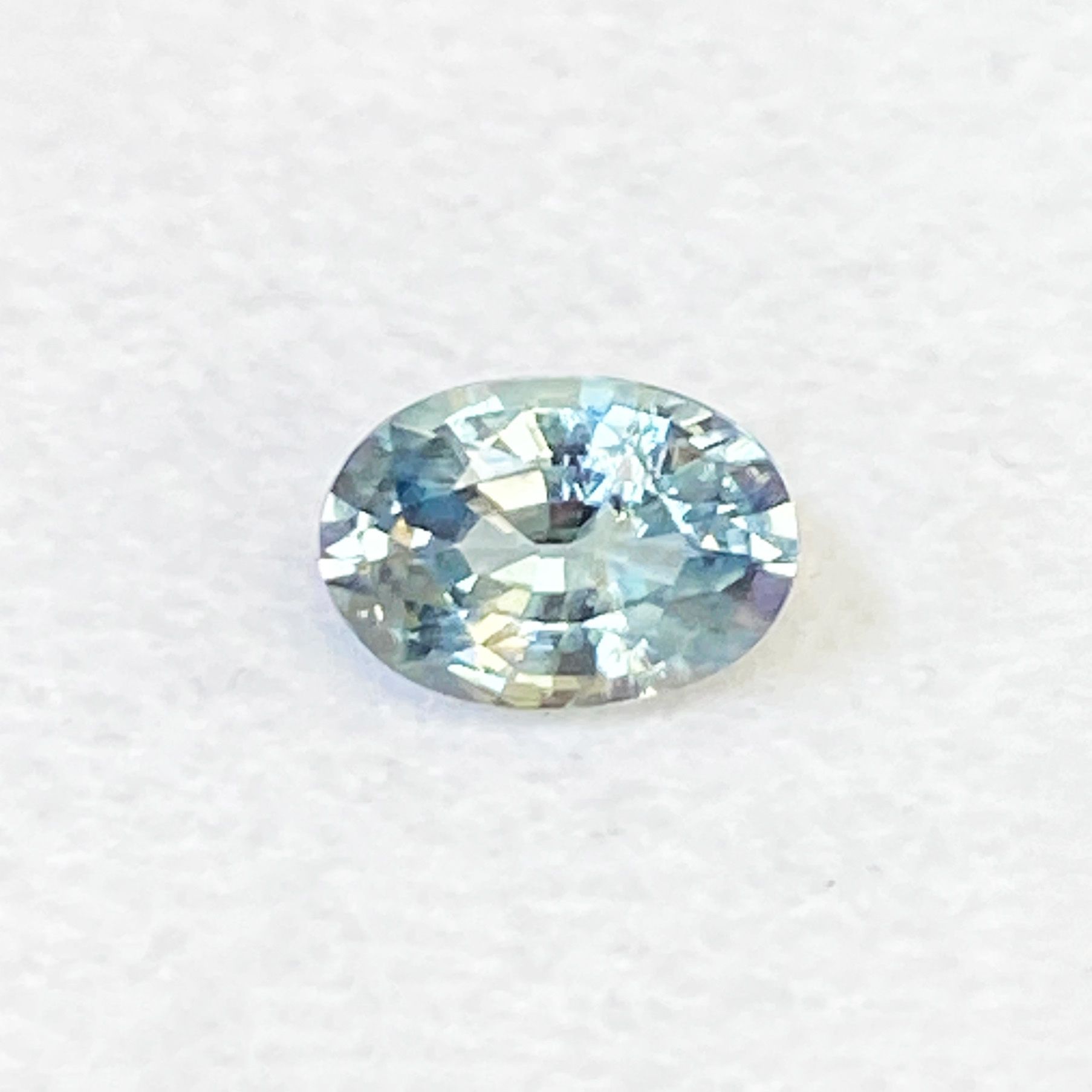 1.05ct Oval Natural Sapphire (Colour Multicolor, Clarity Eye Clean, Cut Faceted)