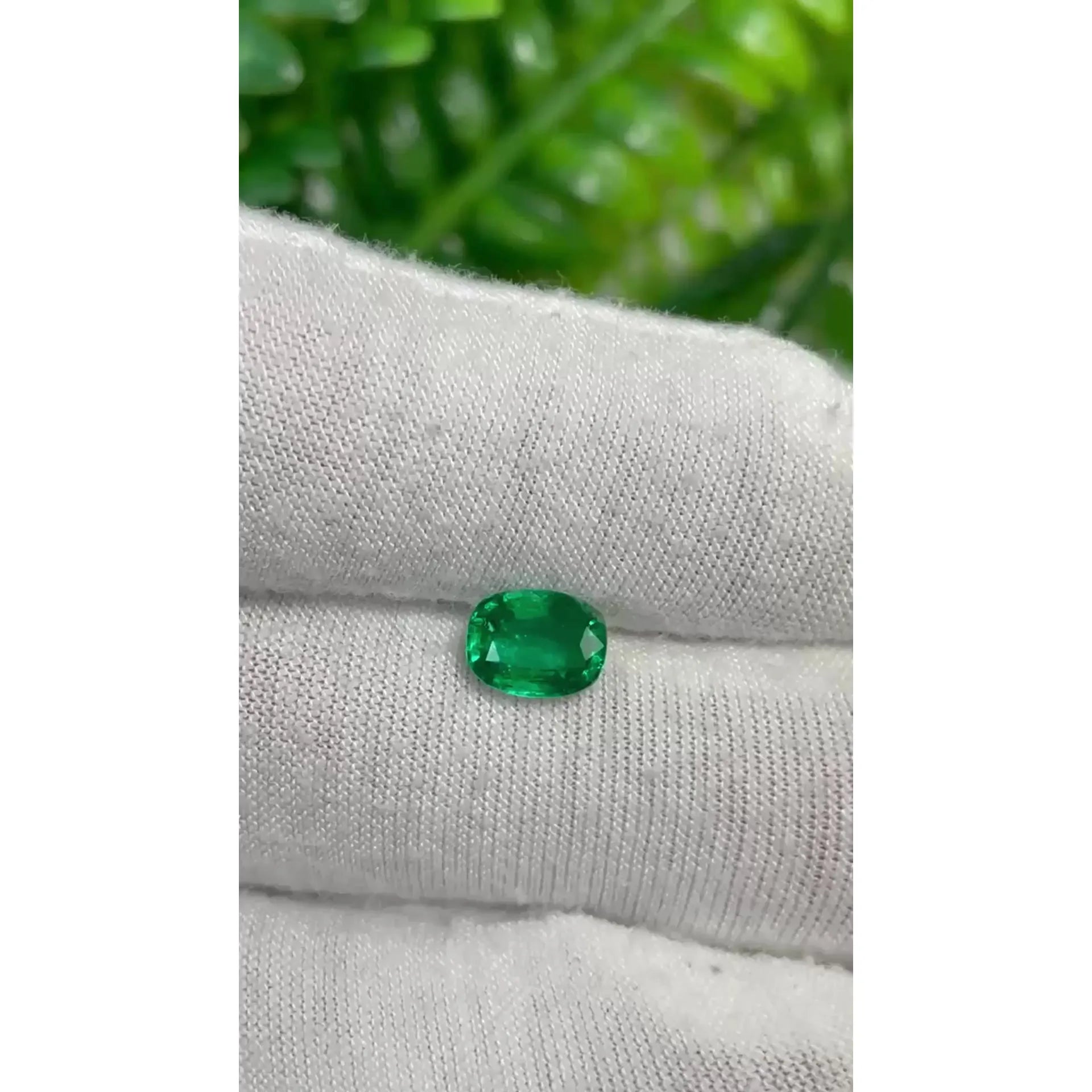1.33ct Cushion Natural Emerald (Colour Green, Clarity Slightly Included, Cut Faceted)