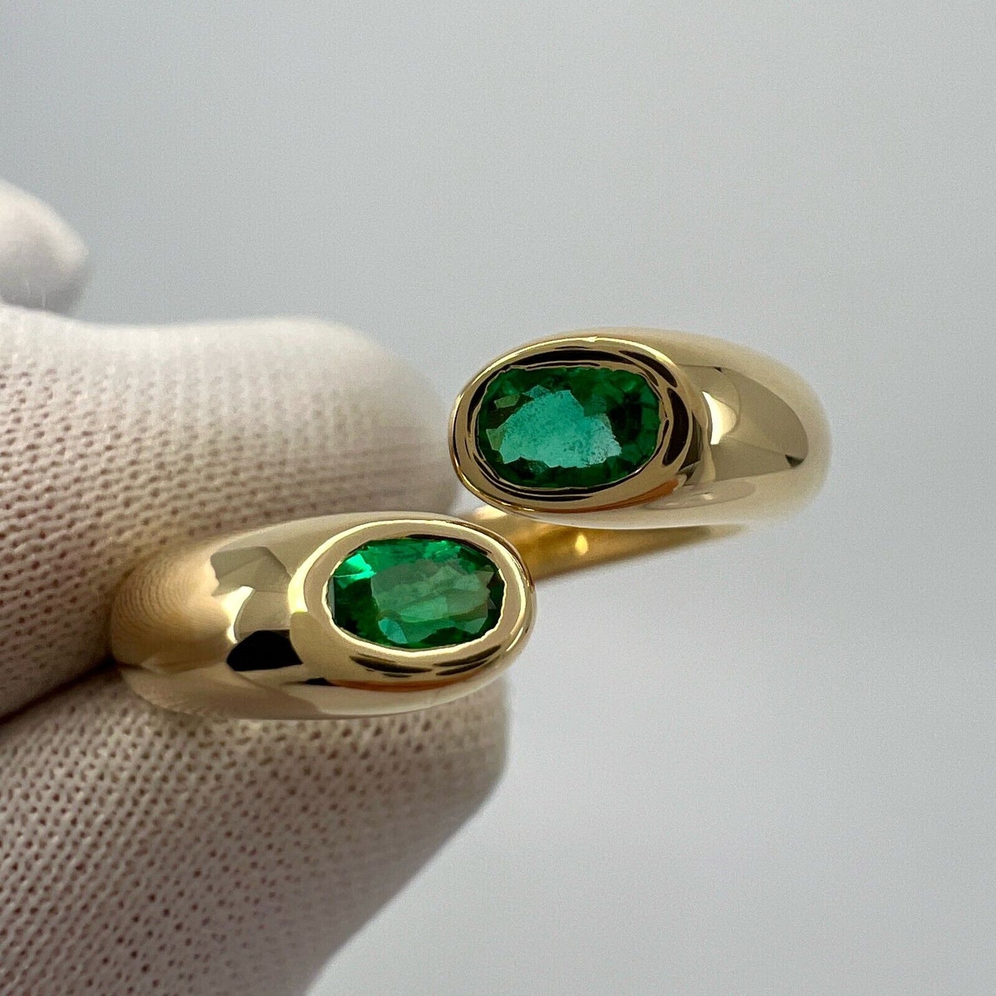 Rare Vintage Cartier Green Emerald Ellipse Oval Cut 18k Gold Bypass Split Ring