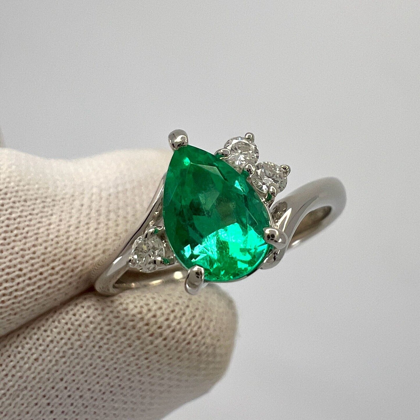 1.06ct Vivid Green Pear Teardrop Cut Colombian Emerald & Diamond Platinum Ring