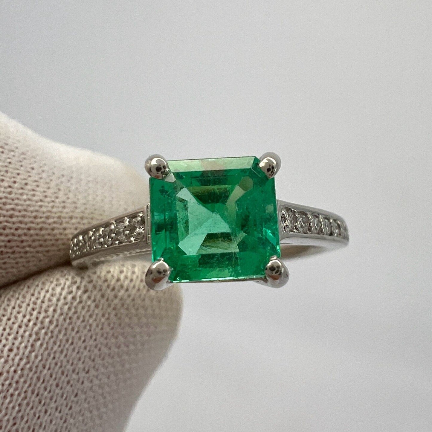 1.07ct Light Green Colombian Emerald And Diamond Accent Platinum Solitaire Ring