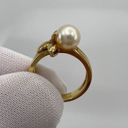 Rare Vintage Van Cleef & Arpels White Pearl 18k Yellow Gold Flower Ring EU49