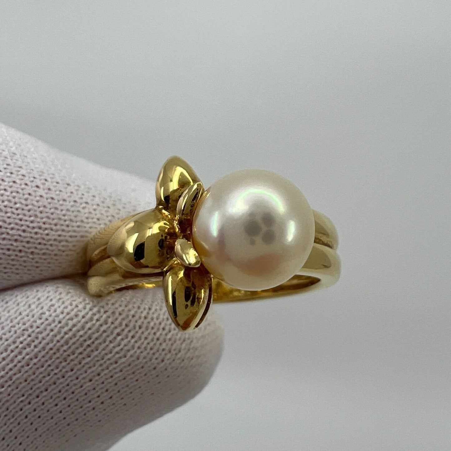 Rare Vintage Van Cleef & Arpels White Pearl 18k Yellow Gold Flower Ring EU49