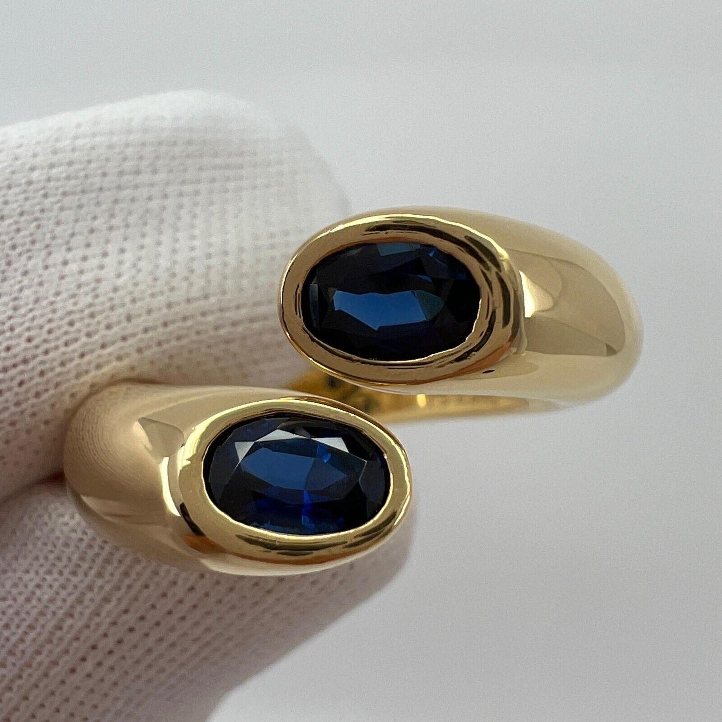 Cartier Deep Blue Sapphire Oval Cut Ellipse 18k Gold Bypass Split Ring EU52