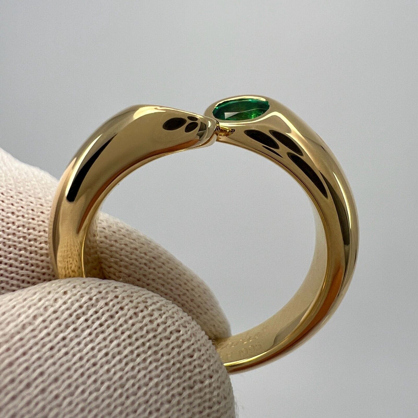 Rare Vintage Cartier Green Emerald Ellipse Oval Cut 18k Gold Bypass Split Ring