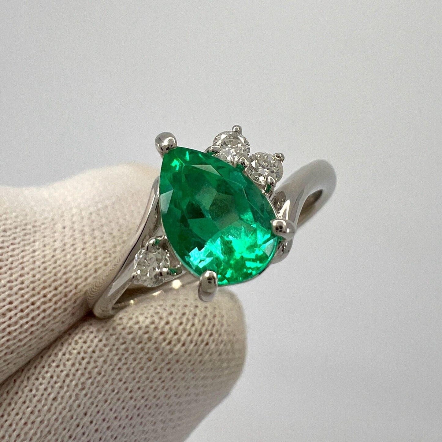 1.06ct Vivid Green Pear Teardrop Cut Colombian Emerald & Diamond Platinum Ring