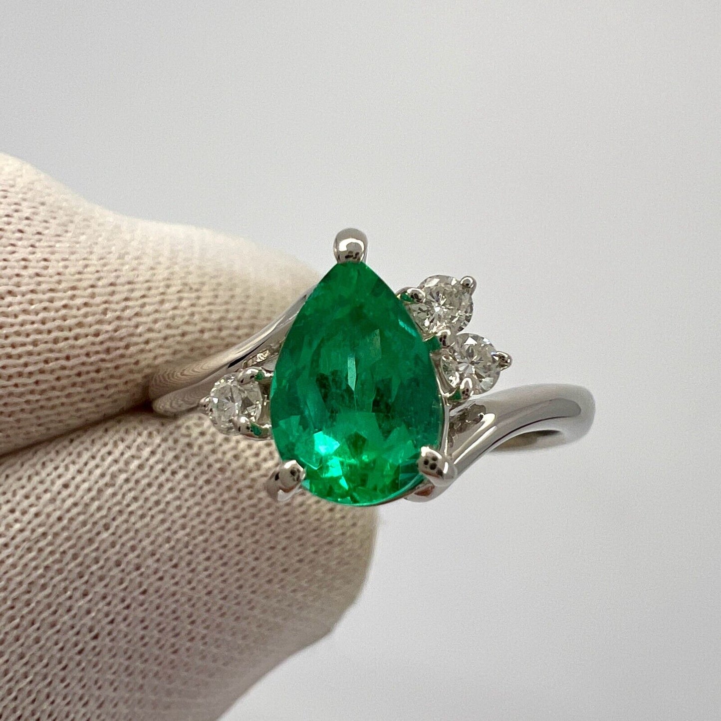 1.06ct Vivid Green Pear Teardrop Cut Colombian Emerald & Diamond Platinum Ring