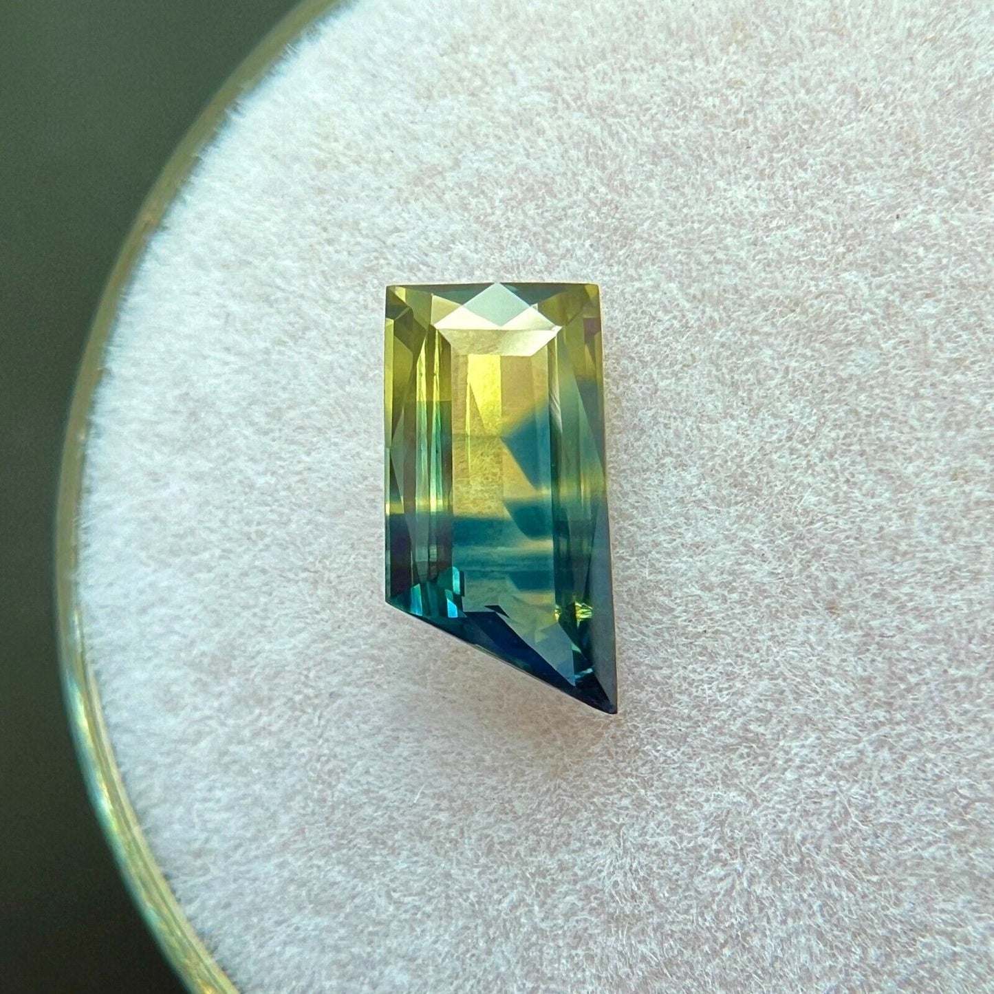 GIA Certified UNIQUE 1.13ct Bi Colour Sapphire Bi Colour UNTREATED Fancy Cut Gem