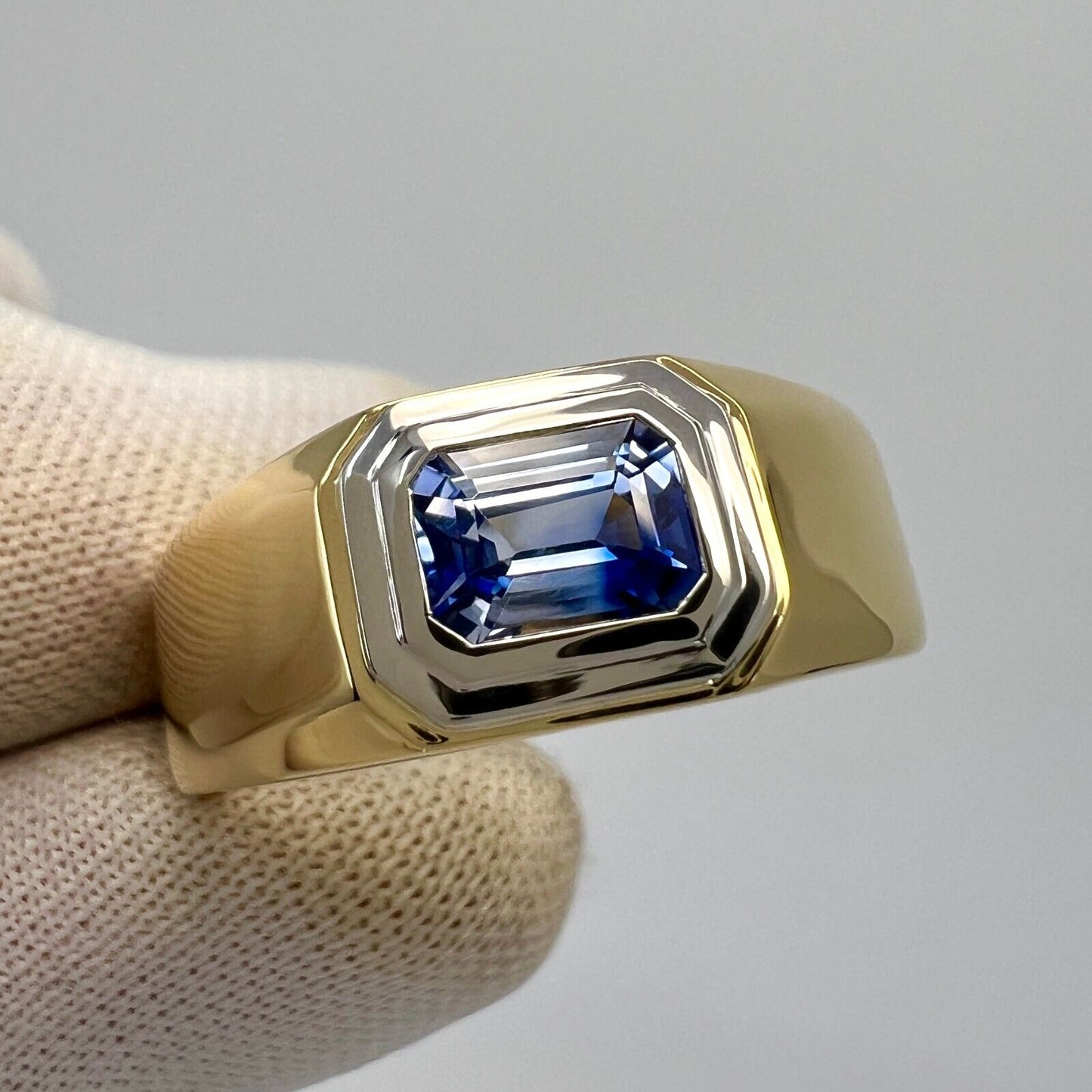 Natural Bi Colour White Blue Ceylon Sapphire Emerald Cut 18k Gold Signet Ring