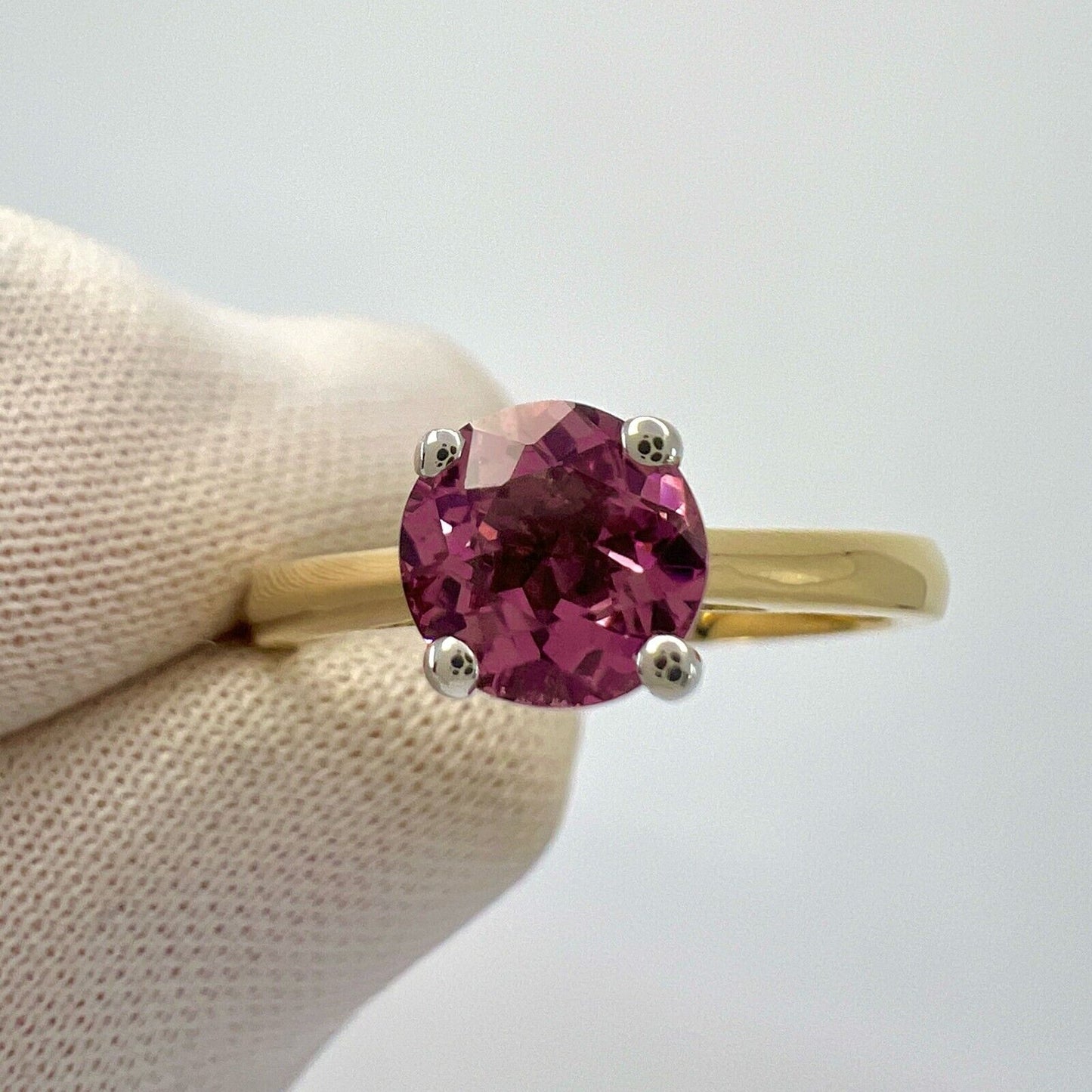 1.03ct Vivid Pink Mahenge Spinel Round Cut 18k Yellow White Gold Solitaire Ring