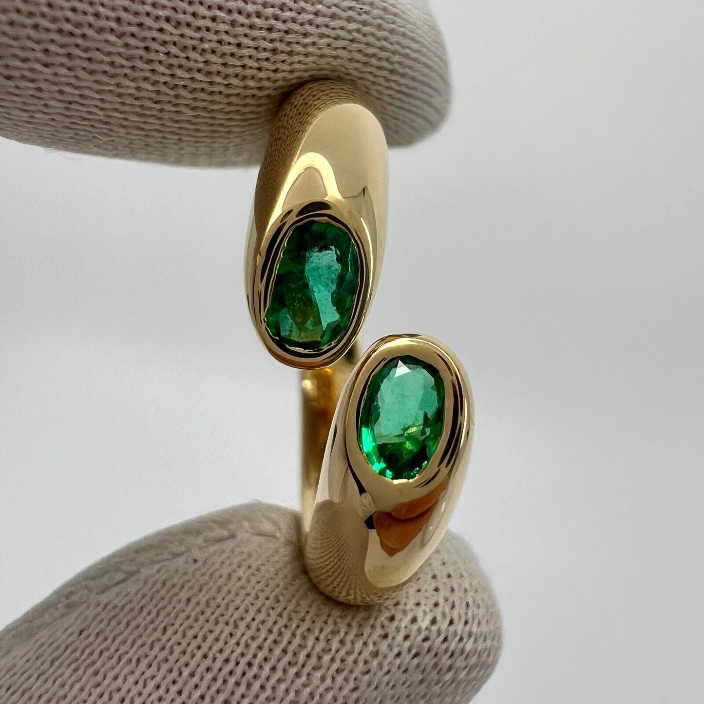 Rare Vintage Cartier Green Emerald Ellipse Oval Cut 18k Gold Bypass Split Ring