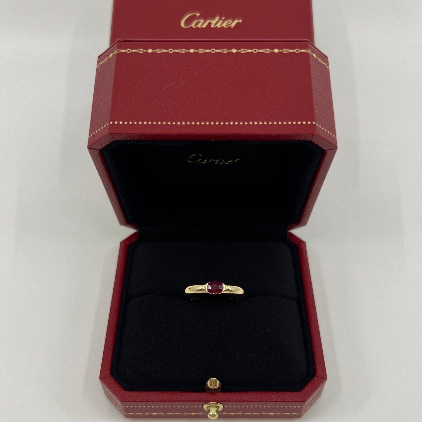 Vintage Cartier Deep Red Ruby Ellipse 18k Yellow Gold Oval Cut Solitaire Ring 49