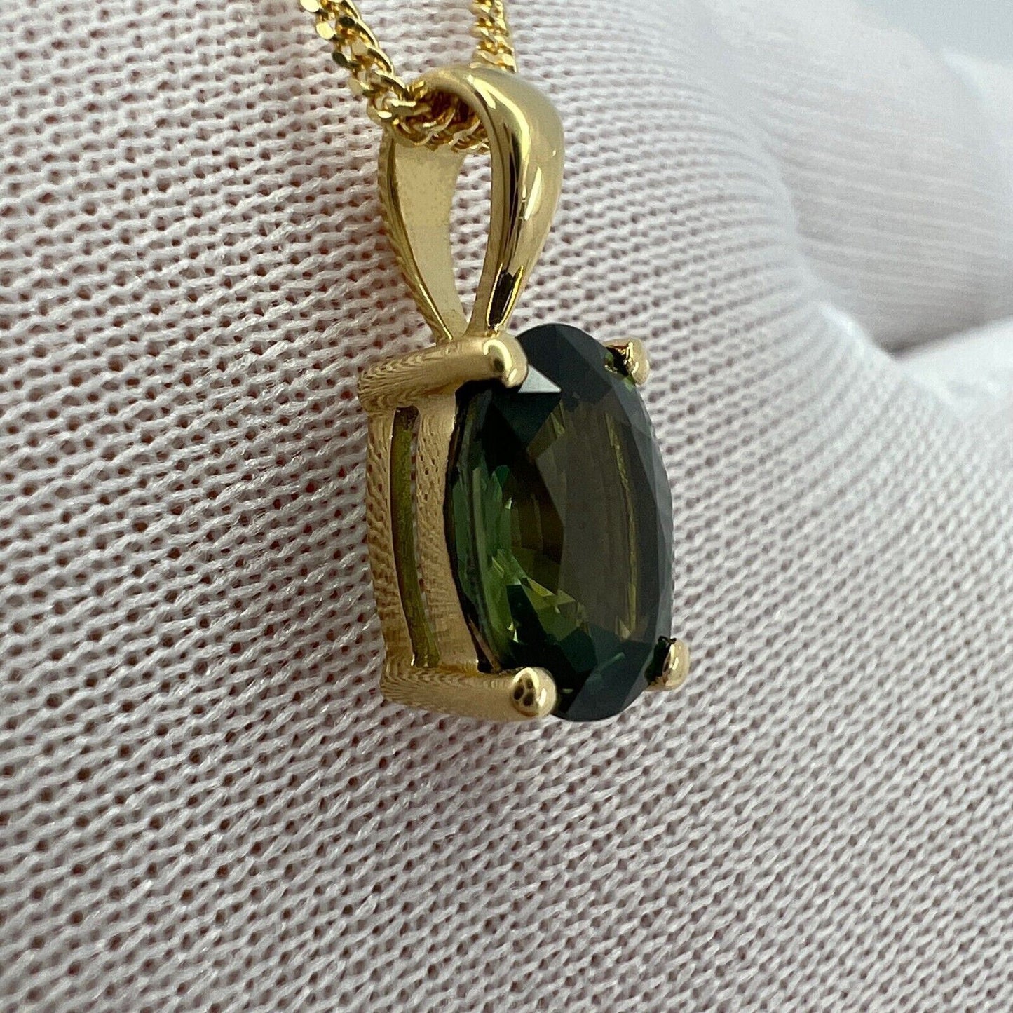 1.60ct Australia Vivid Green Sapphire 18k Yellow Gold Oval Cut Solitaire Pendant