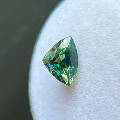 NATURAL 1.59ct Sapphire GRA CERTIFIED Untreated Yellow Green Triangle Trillion