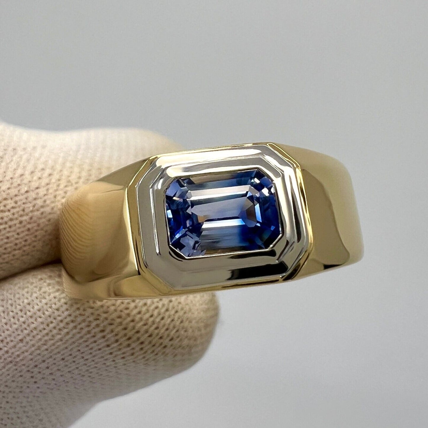 Natural Bi Colour White Blue Ceylon Sapphire Emerald Cut 18k Gold Signet Ring