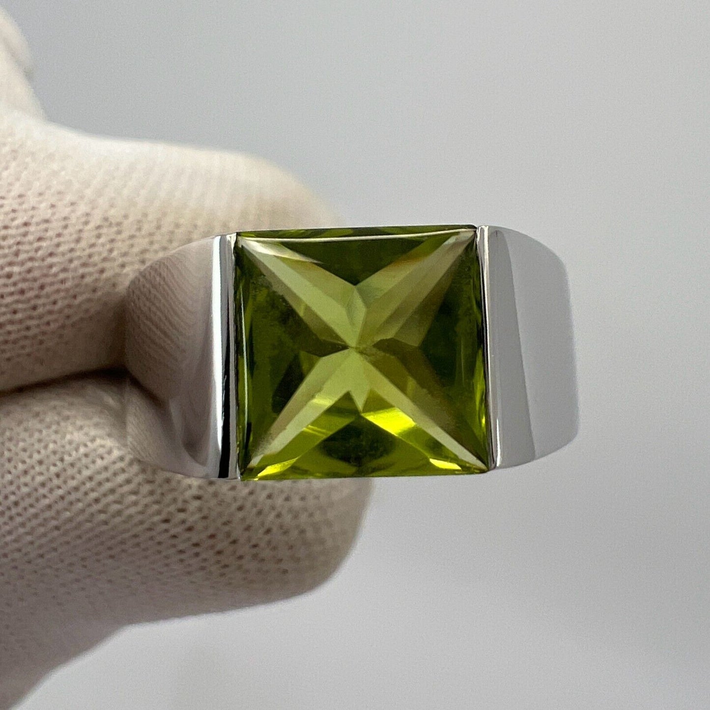 Vintage Cartier Vivid Green Peridot 18k White Gold Large Tank Band Solo Ring 50