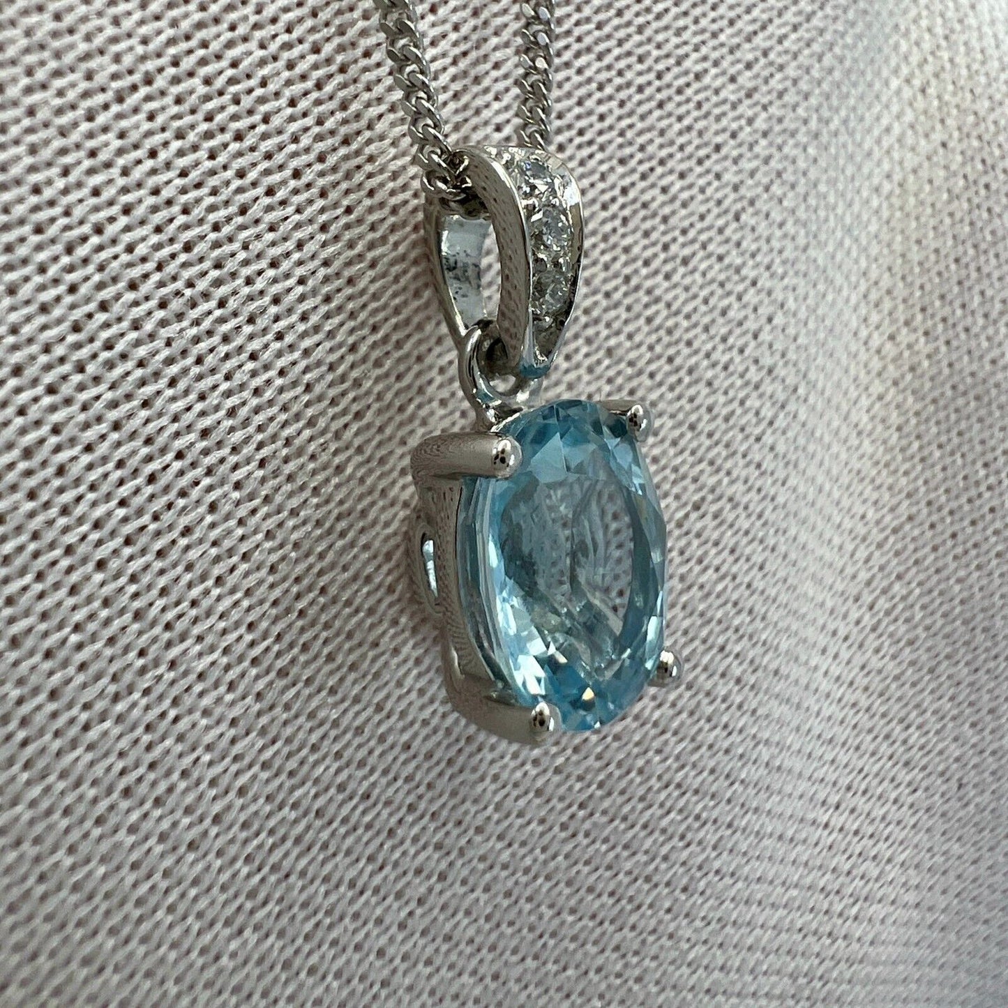 1.26ct Oval Cut Blue Aquamarine & Diamond Platinum Solitaire Pendant Necklace