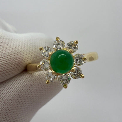 Vintage Tiffany & Co. Round Emerald And Diamond 18k Gold Cluster Flower Ring