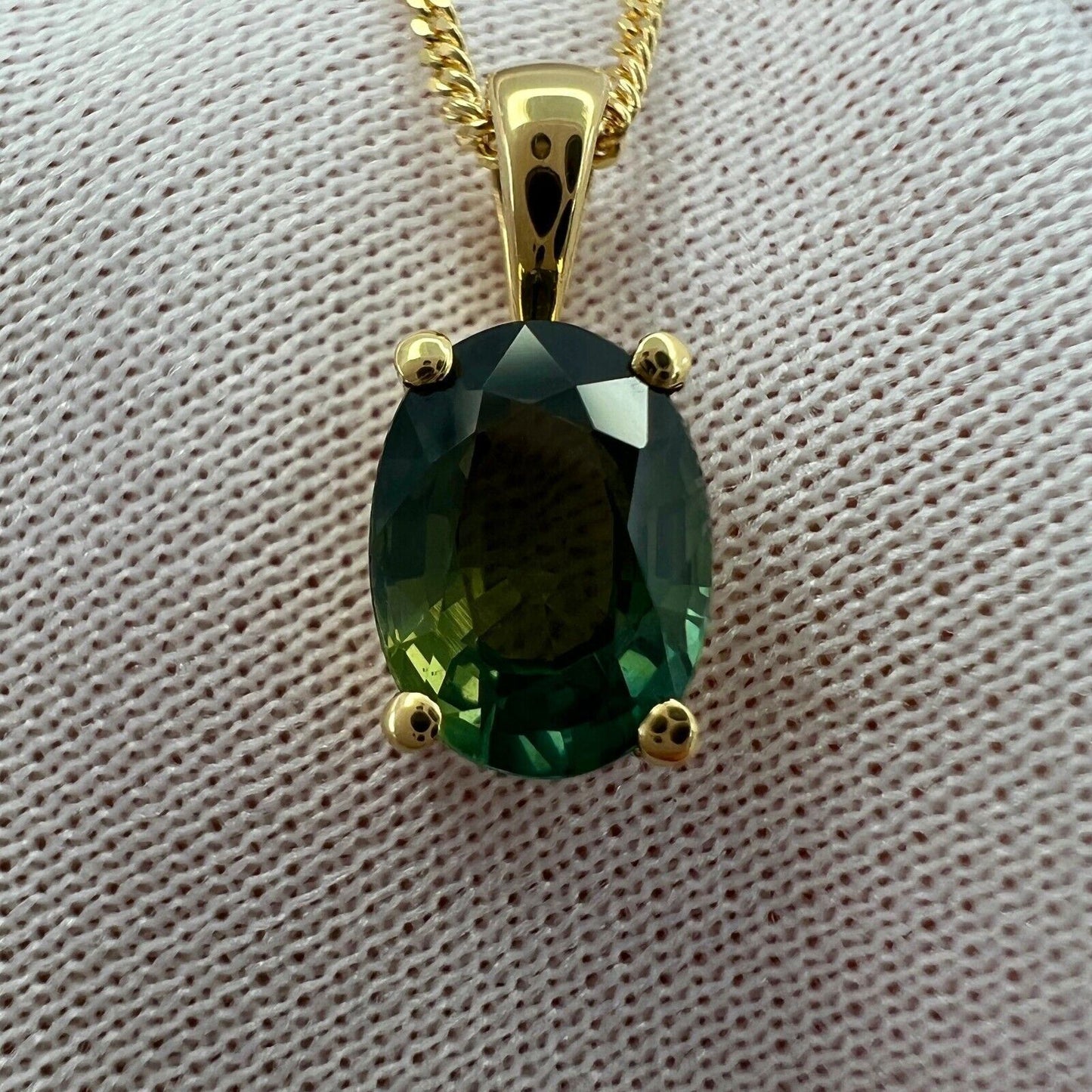 1.60ct Australia Vivid Green Sapphire 18k Yellow Gold Oval Cut Solitaire Pendant