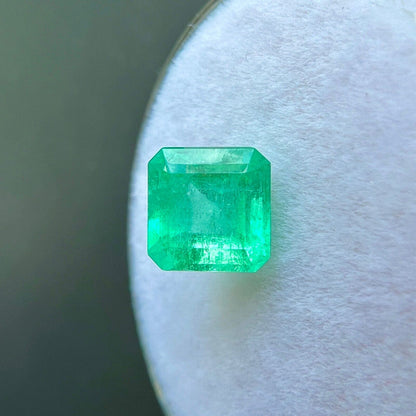 GIA CERTIFIED 1.29ct Colombian Emerald Vivid Green Octagonal Emerald Cut Gem