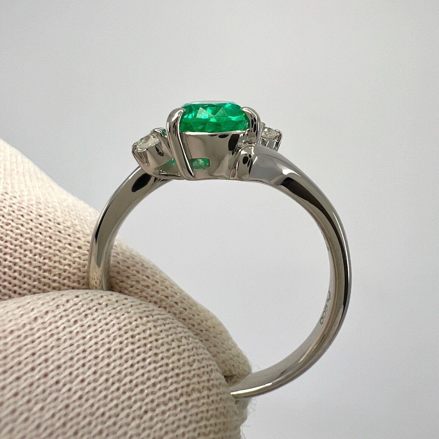 1.06ct Vivid Green Pear Teardrop Cut Colombian Emerald & Diamond Platinum Ring